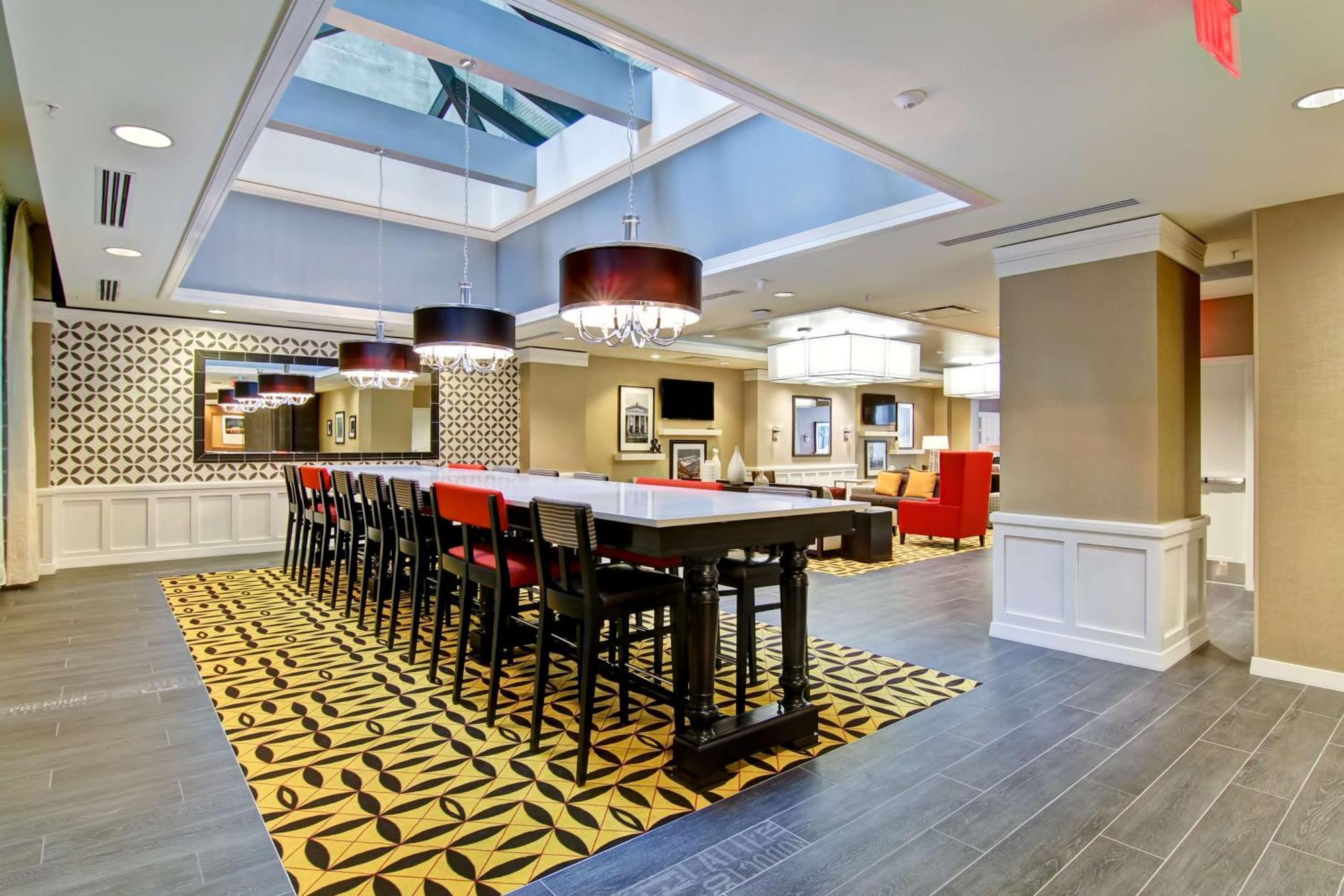 Hampton Inn And Suites Cincinnati - Downtown Eksteriør billede